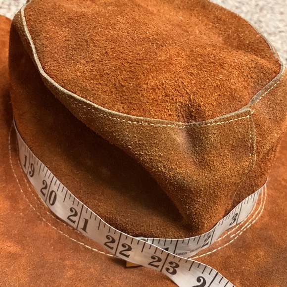 Leather hat - Picture 5 of 8